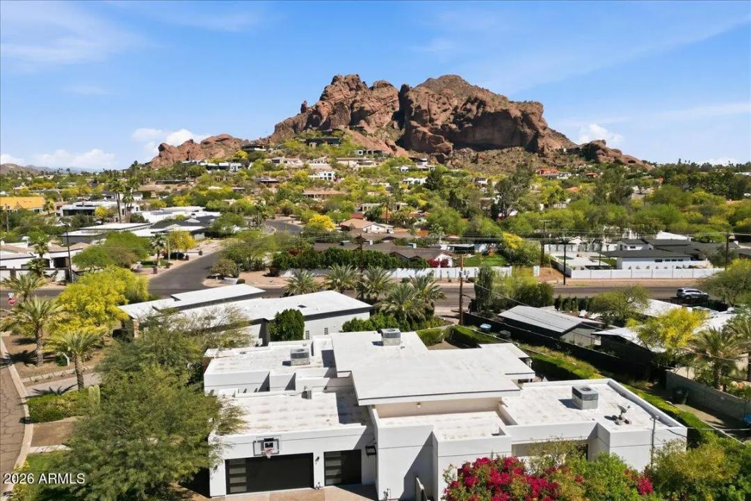 Real Estate Picture 9