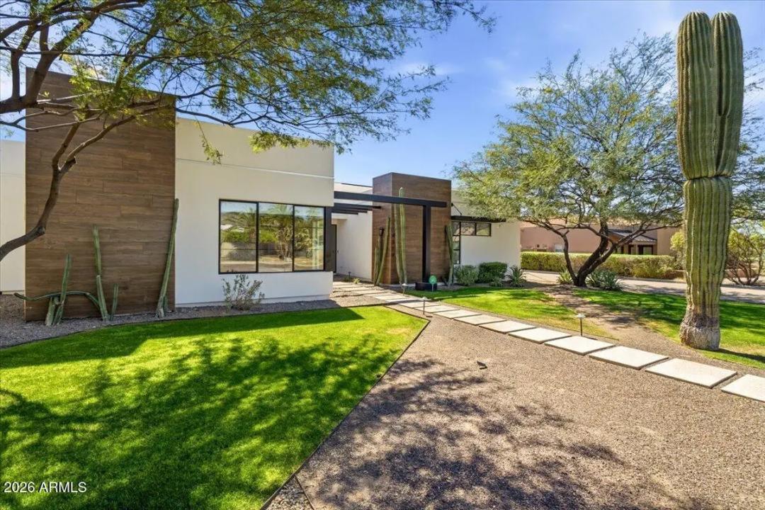 Real Estate Picture 10