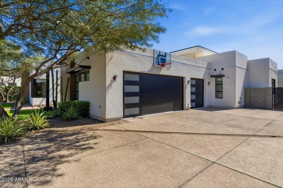 Real Estate Picture 12