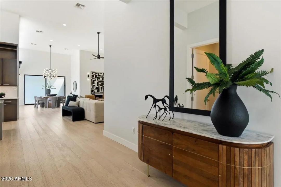 Real Estate Picture 14