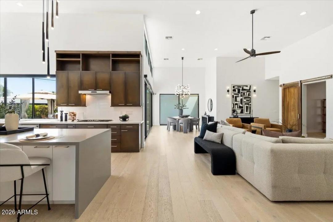 Real Estate Picture 15