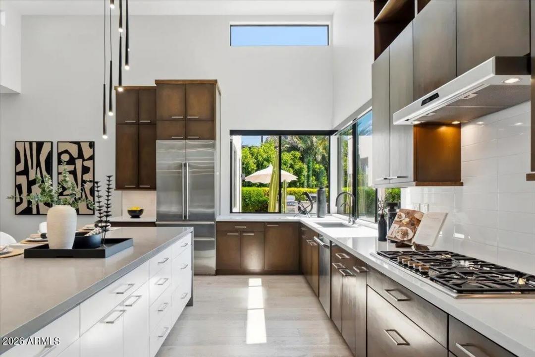 Real Estate Picture 17