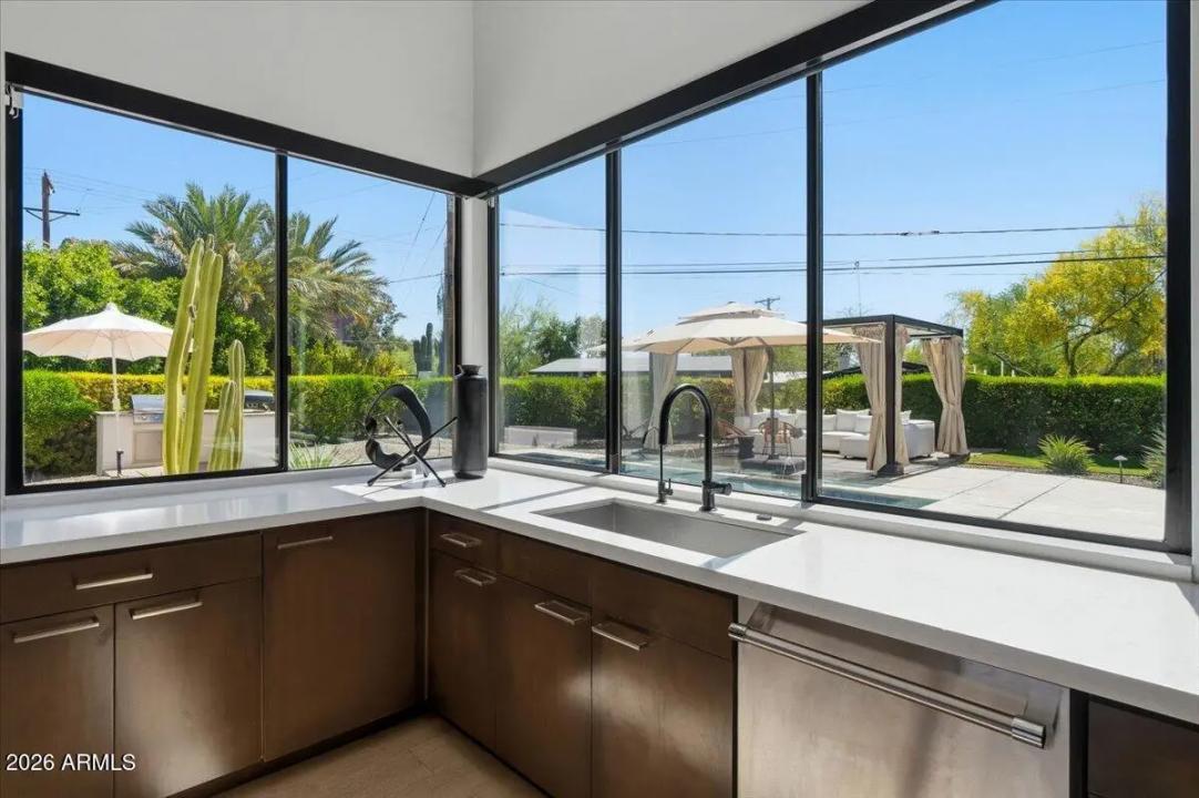 Real Estate Picture 18