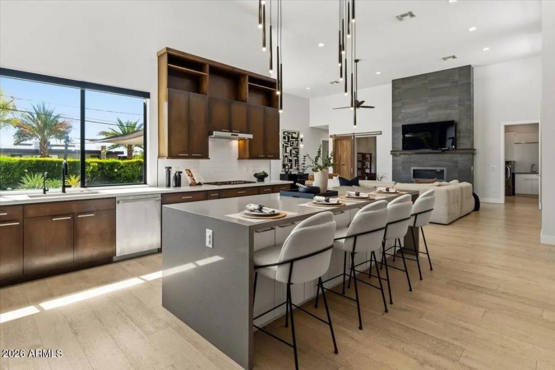 Real Estate Picture 19