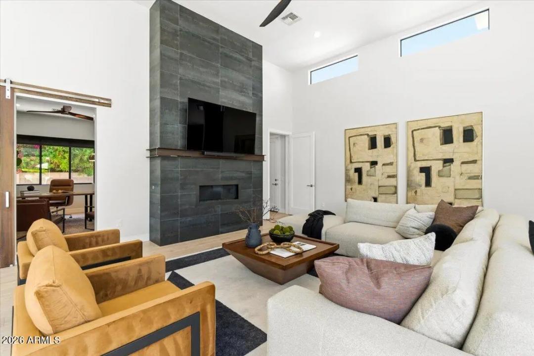 Real Estate Picture 23