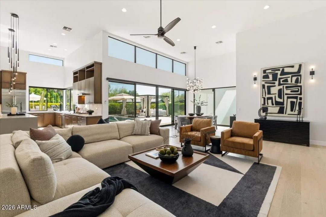 Real Estate Picture 3