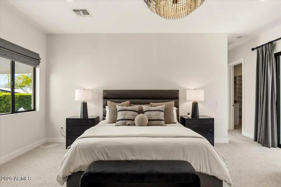 Real Estate Picture 5