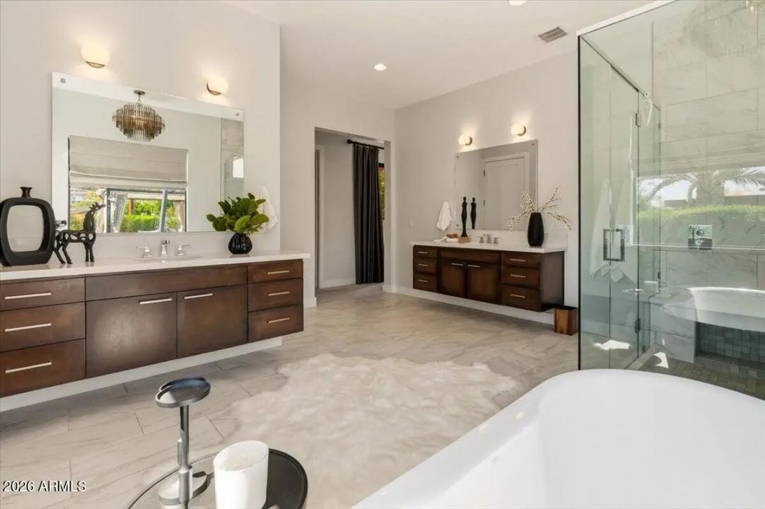 Real Estate Picture 37