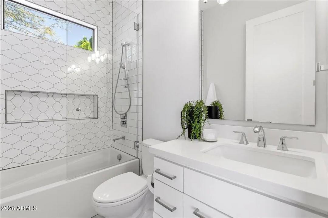 Real Estate Picture 51