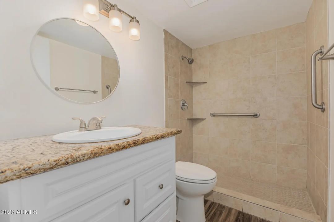 Real Estate Picture 9