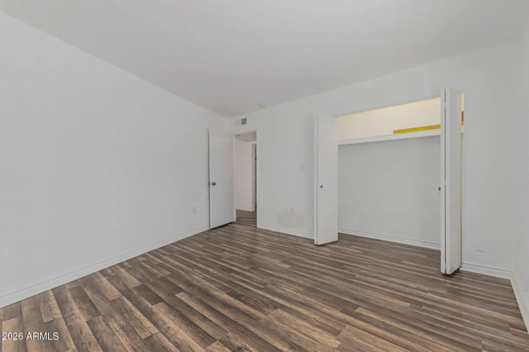 Real Estate Picture 11