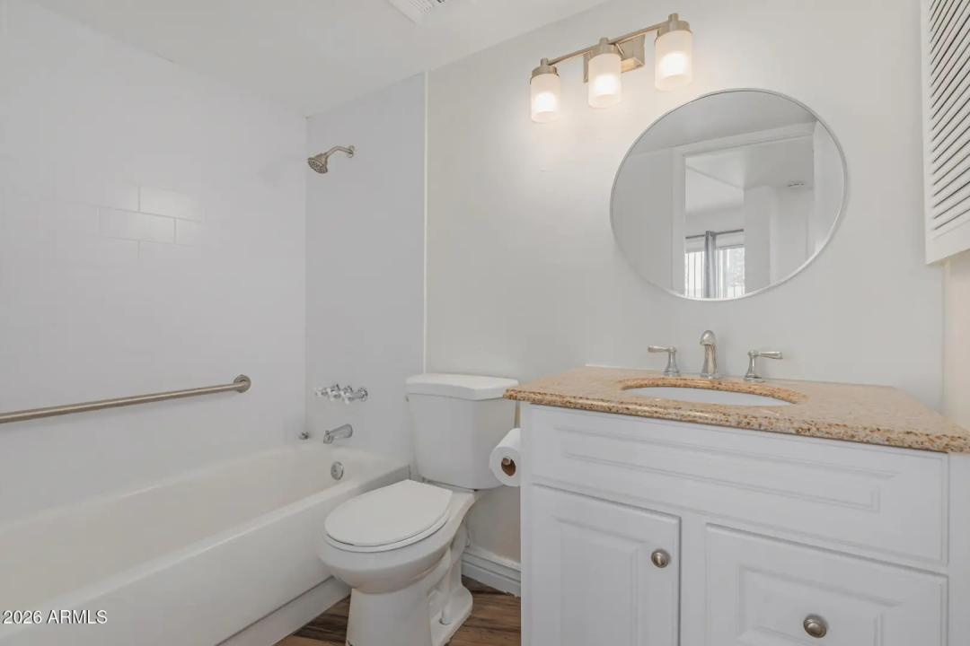 Real Estate Picture 12