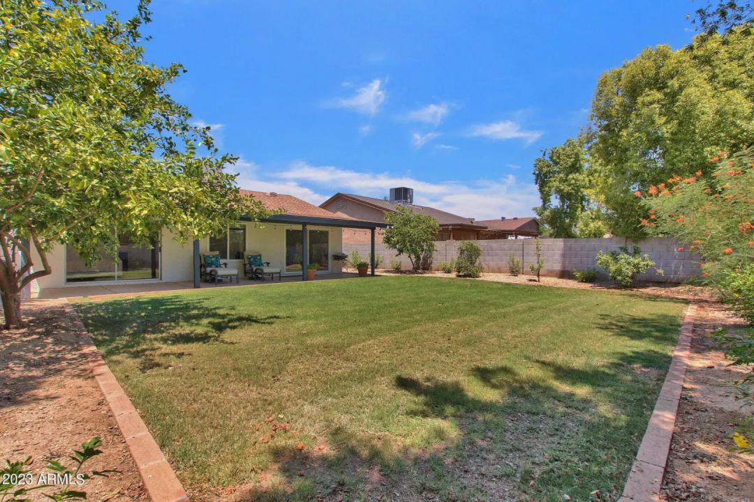 Real Estate Picture 3