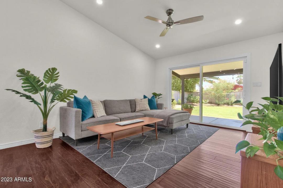 Real Estate Picture 5
