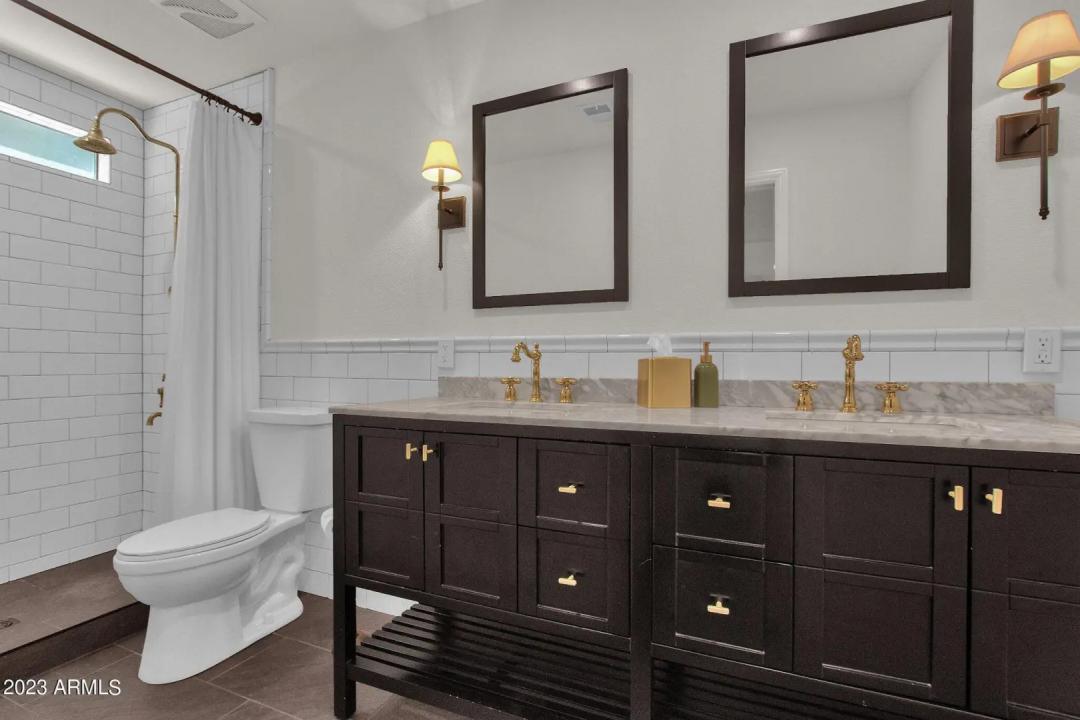 Real Estate Picture 9