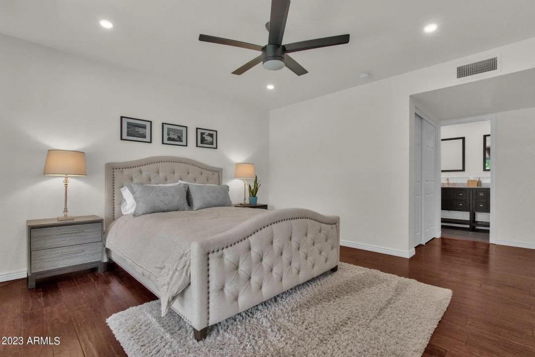 Real Estate Picture 7
