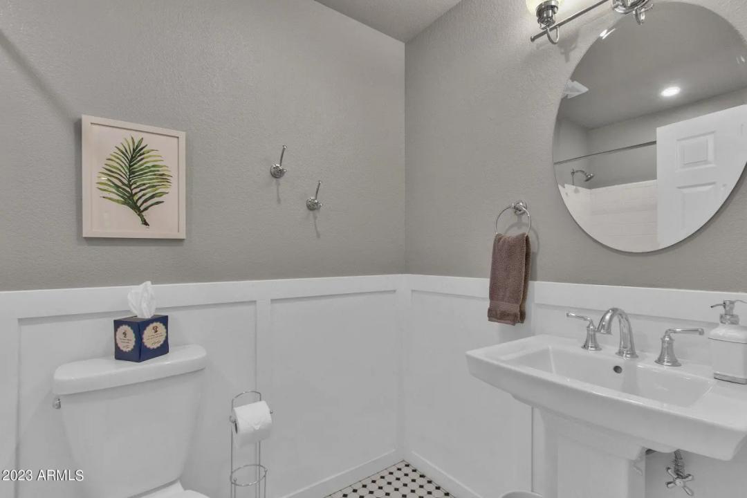 Real Estate Picture 11