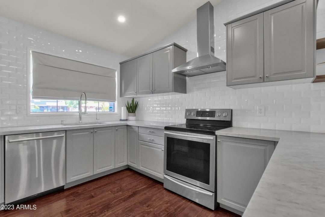 Real Estate Picture 13