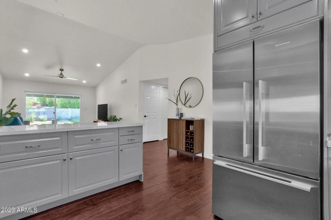 Real Estate Picture 15