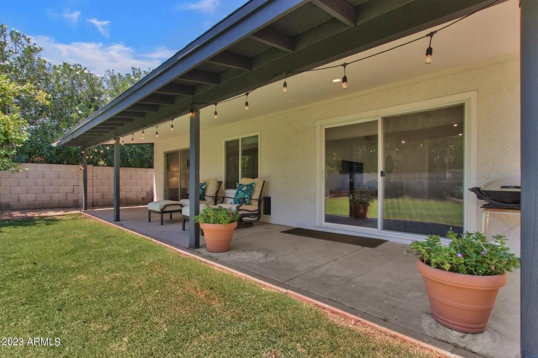 Real Estate Picture 16