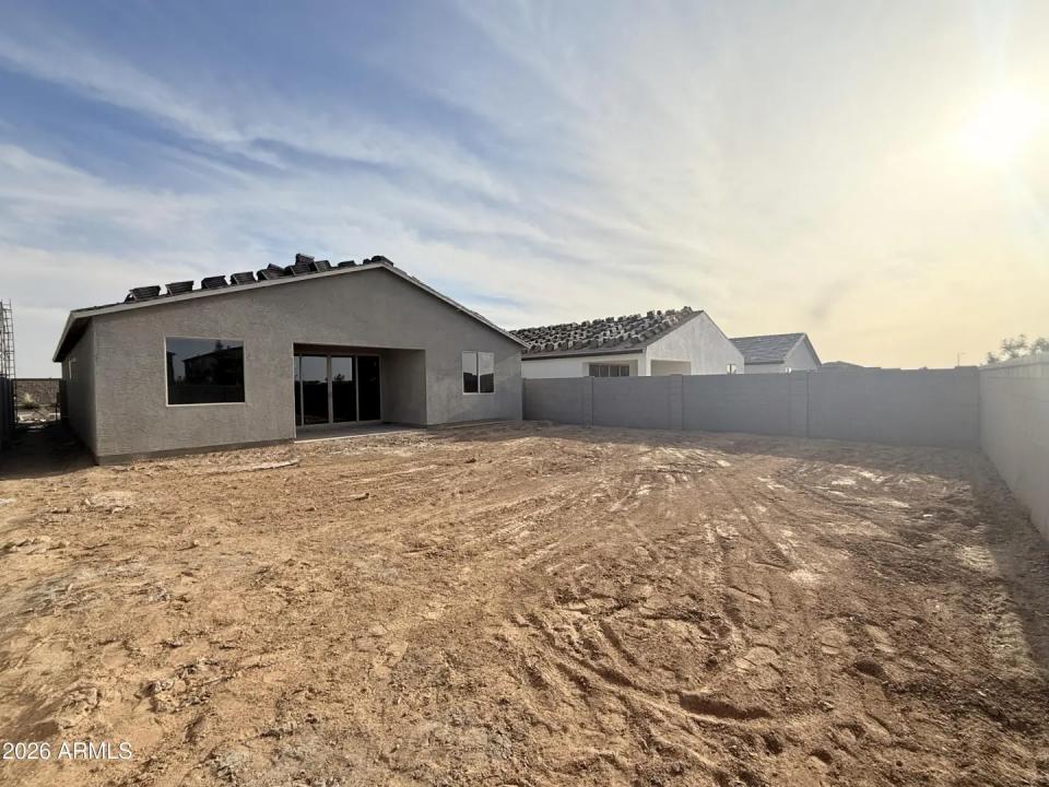 Real Estate Picture 5
