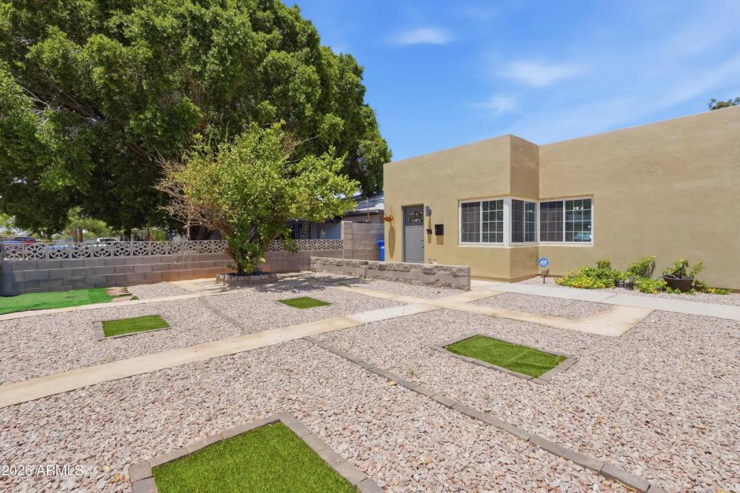 Real Estate Picture 5