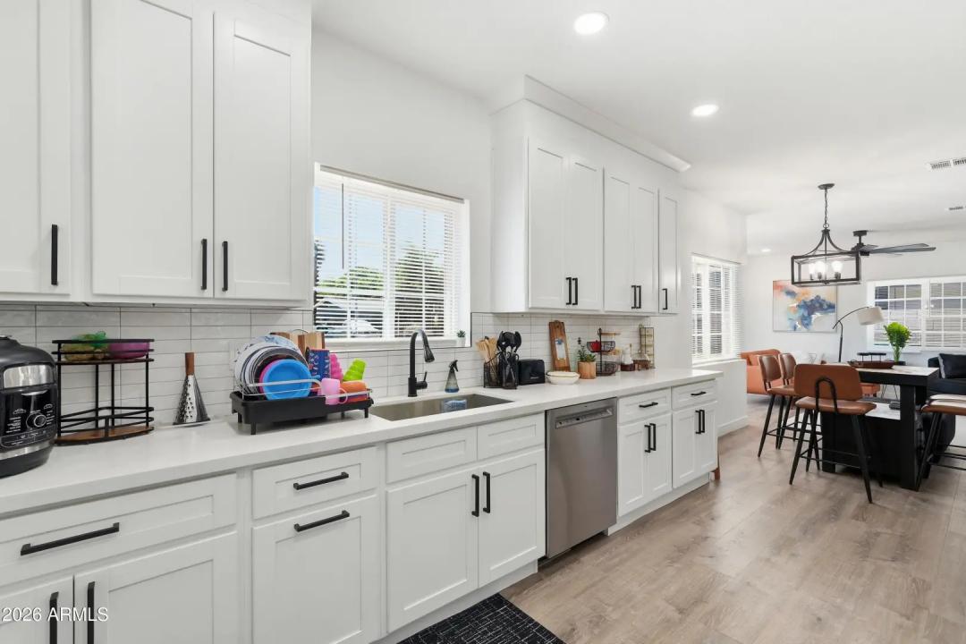 Real Estate Picture 13