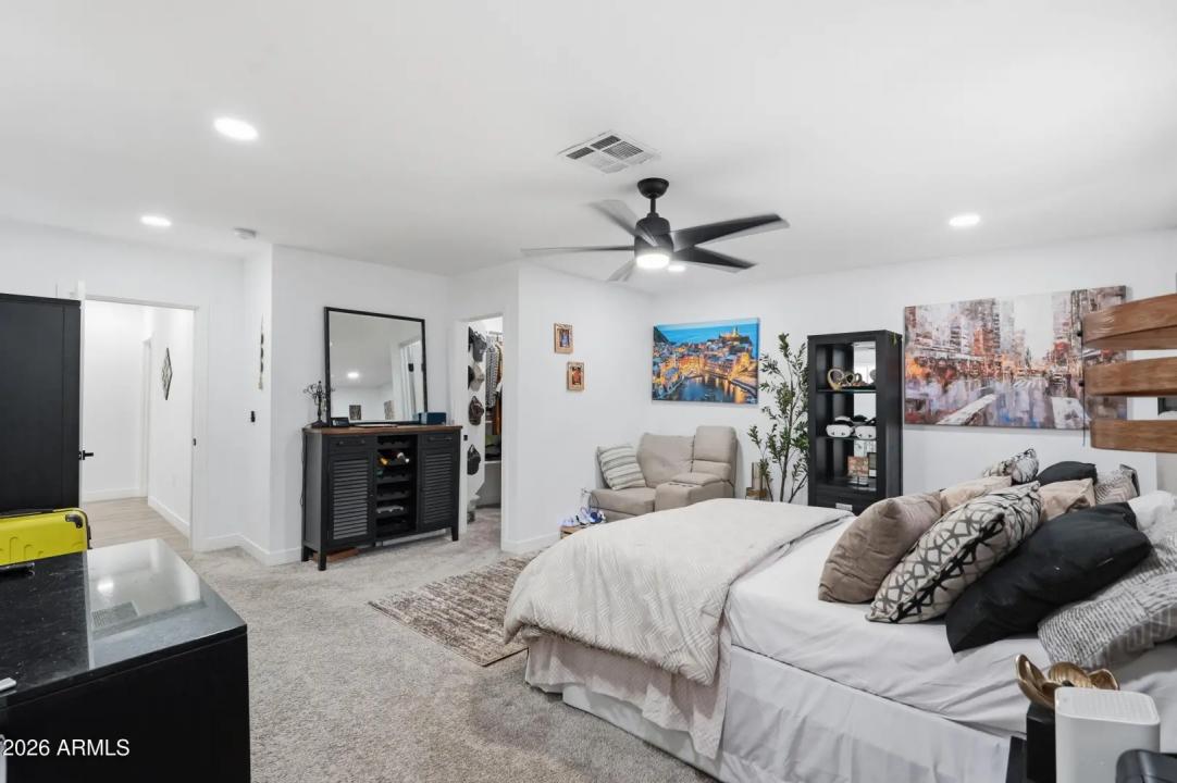 Real Estate Picture 24