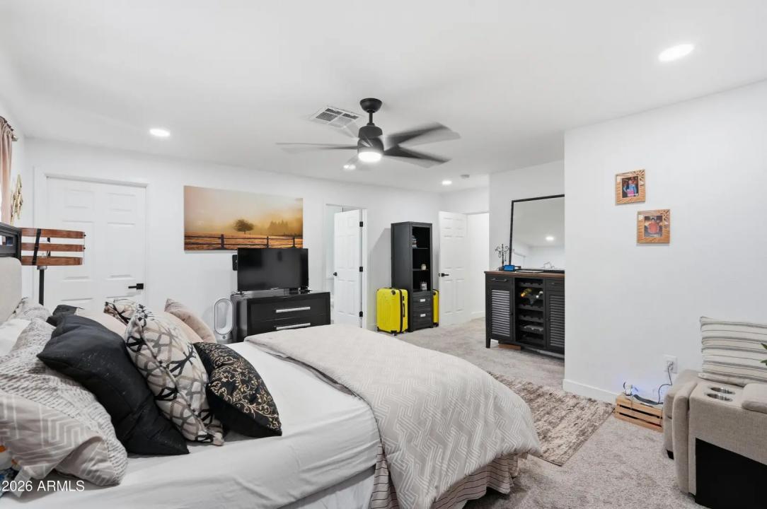 Real Estate Picture 25
