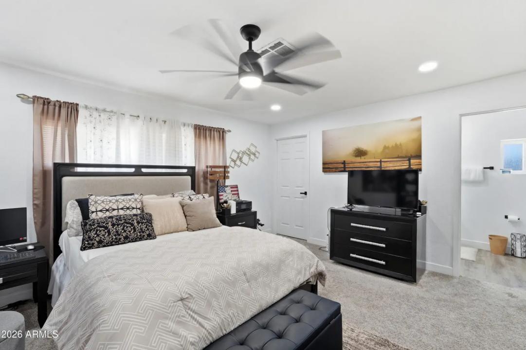 Real Estate Picture 26