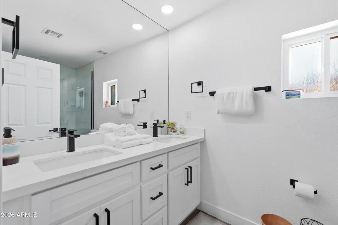 Real Estate Picture 29