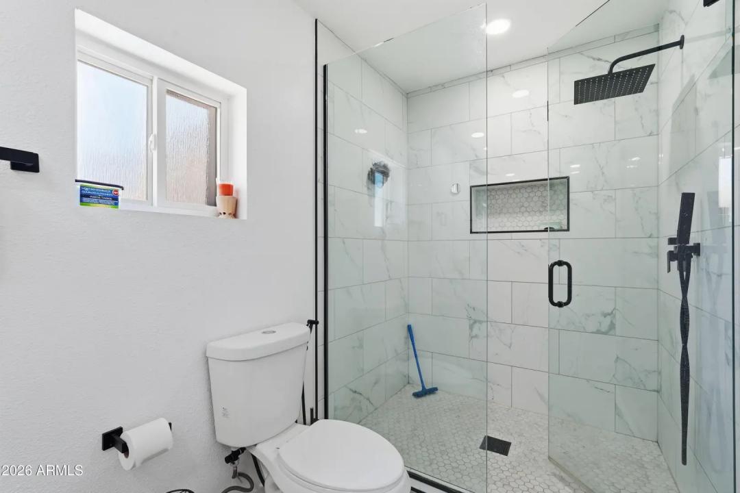 Real Estate Picture 30