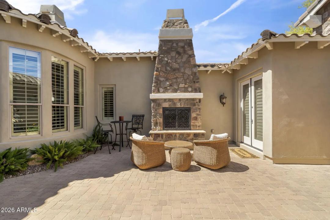 Real Estate Picture 9