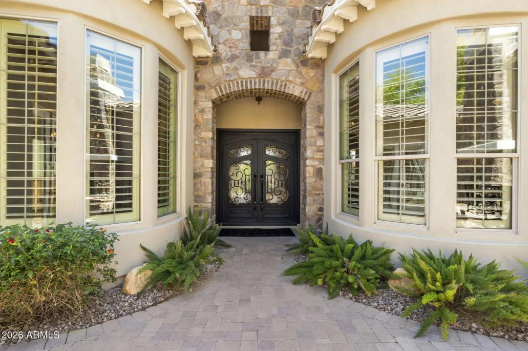 Real Estate Picture 11