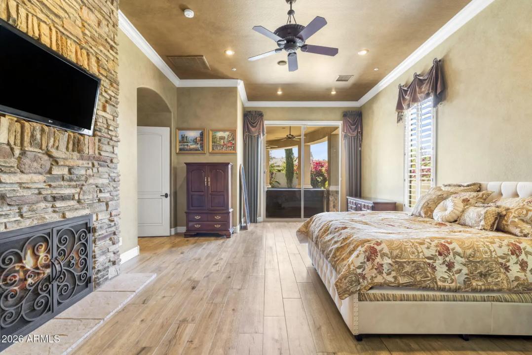 Real Estate Picture 42