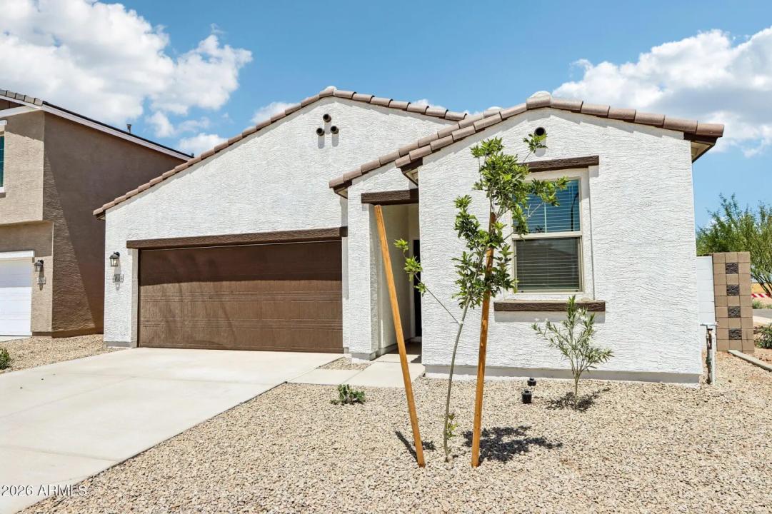 Real Estate Picture 4
