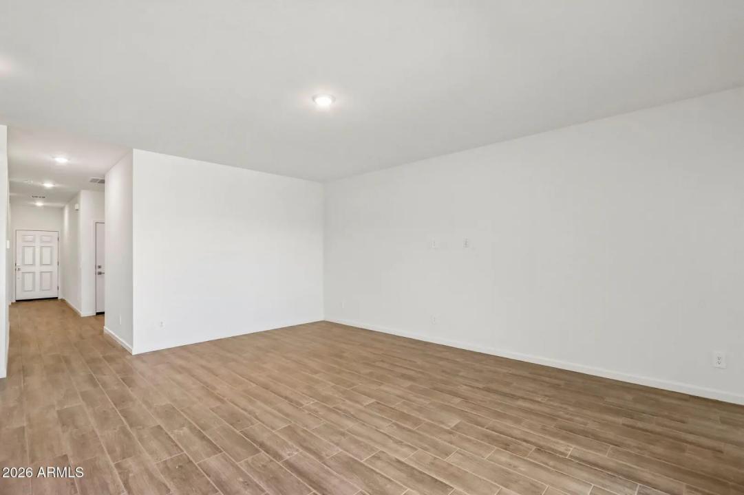 Real Estate Picture 5
