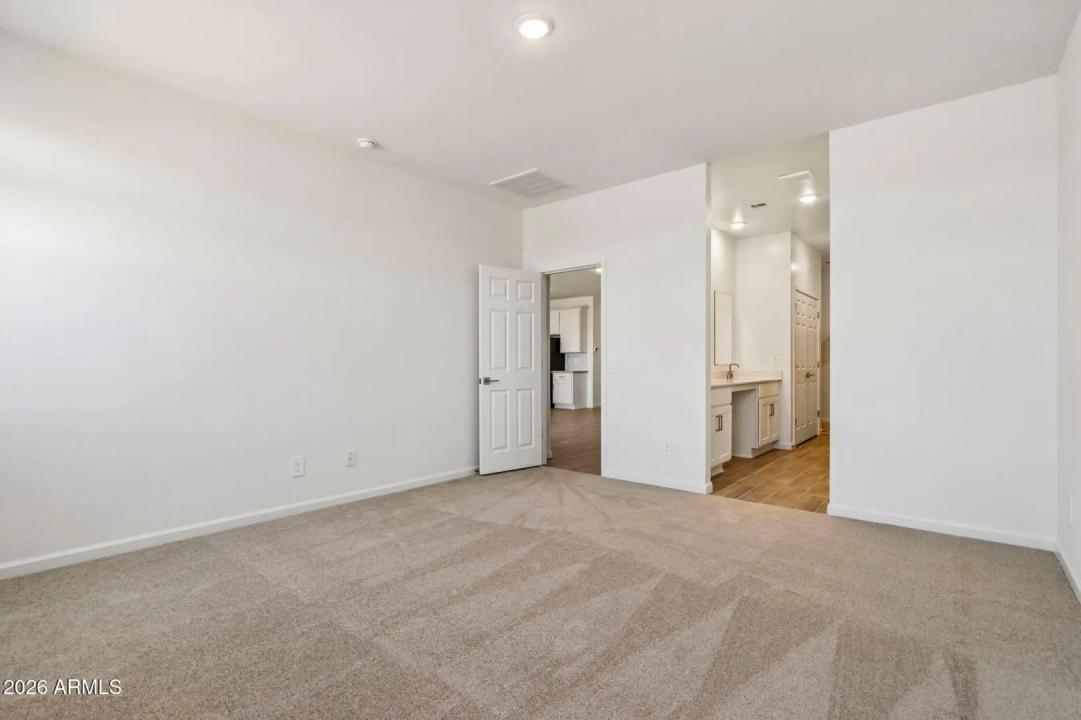 Real Estate Picture 16