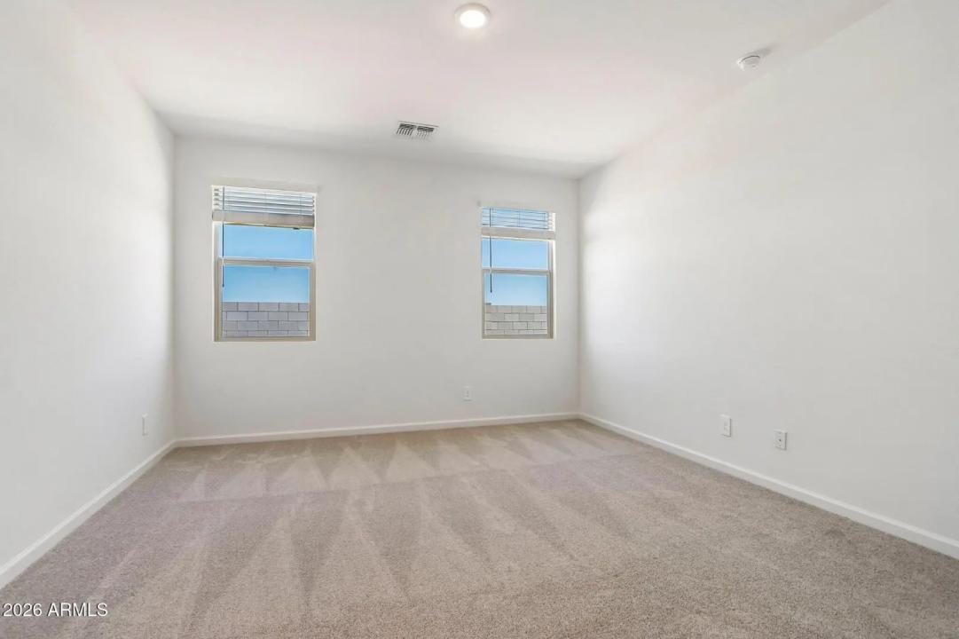 Real Estate Picture 17