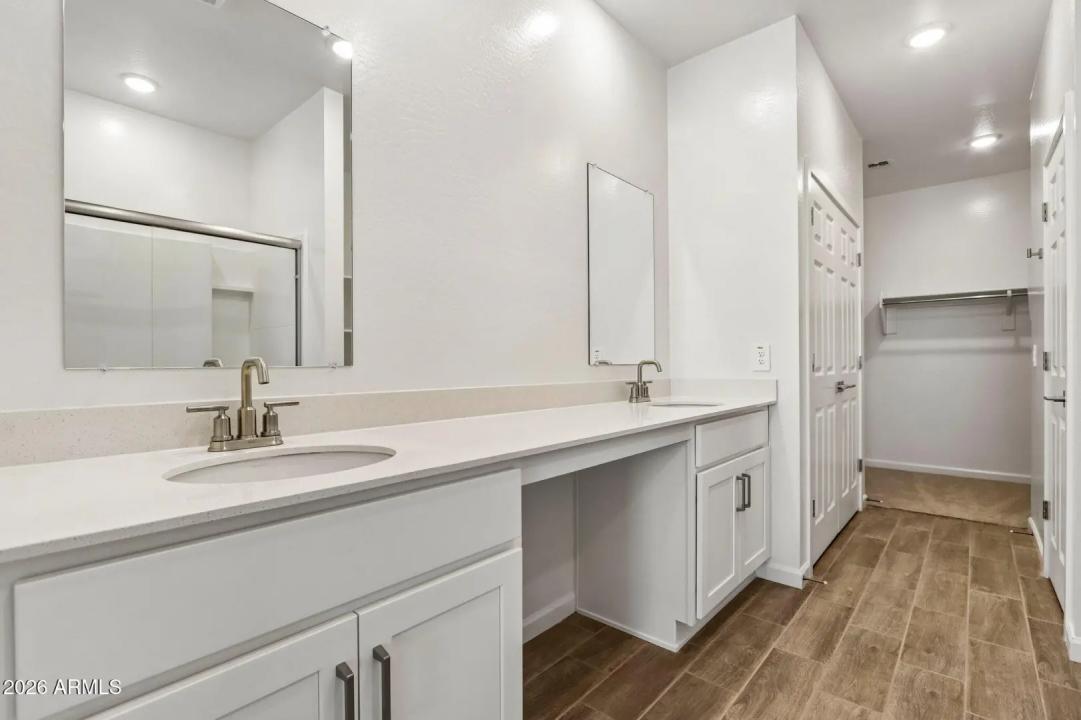 Real Estate Picture 29