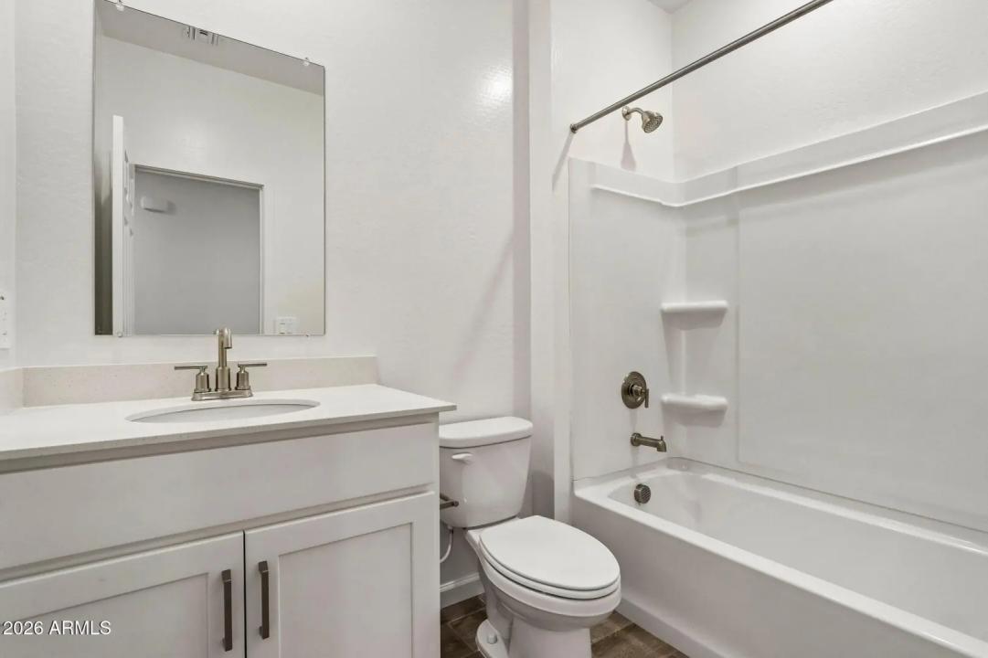 Real Estate Picture 35