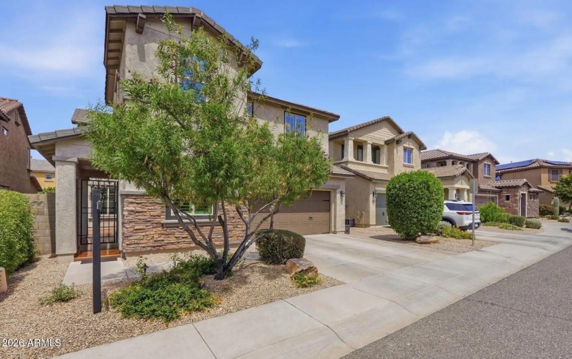 Real Estate Picture 4