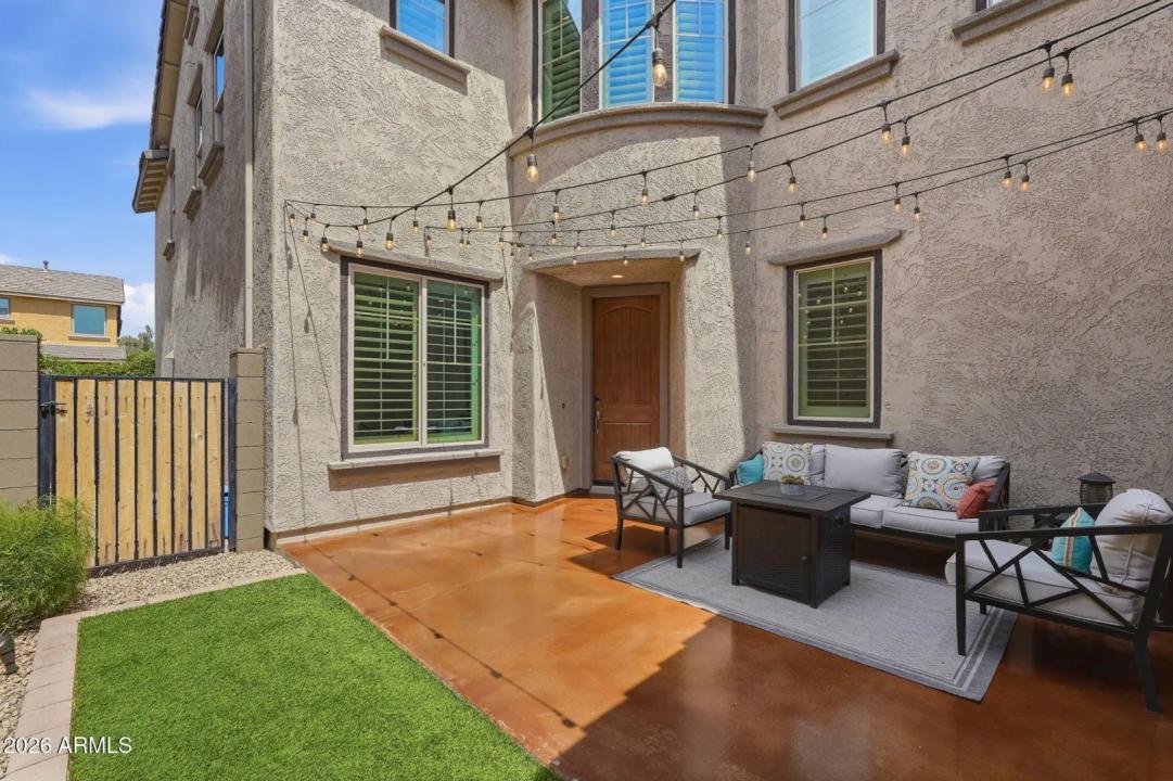 Real Estate Picture 8