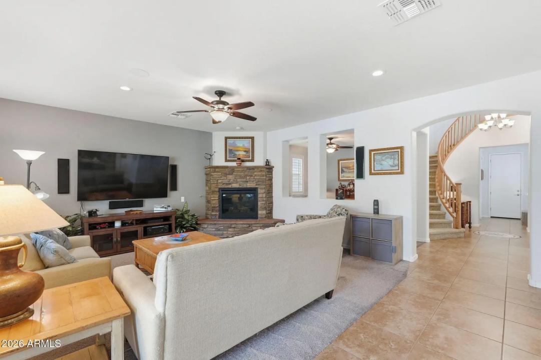 Real Estate Picture 10