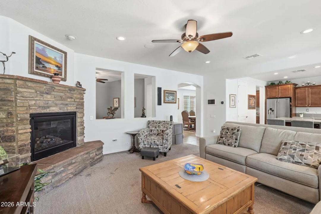 Real Estate Picture 12