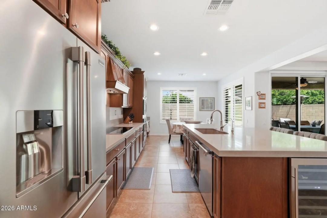 Real Estate Picture 16