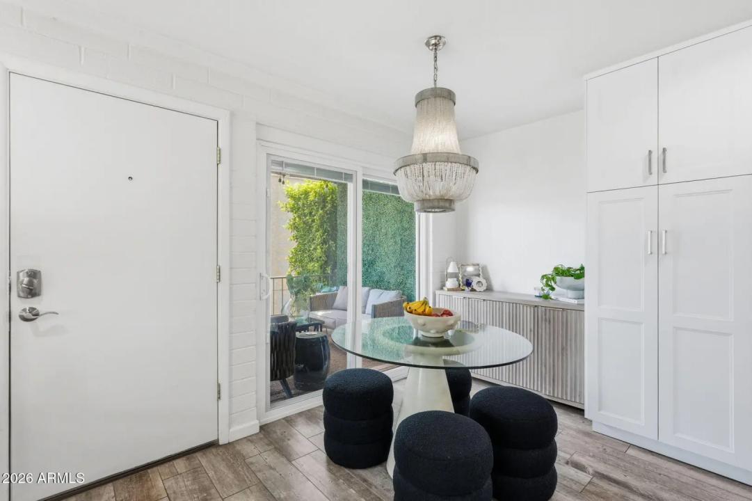 Real Estate Picture 11