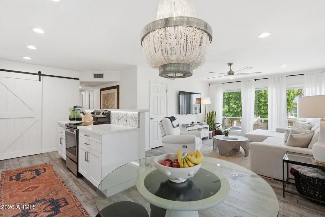 Real Estate Picture 9