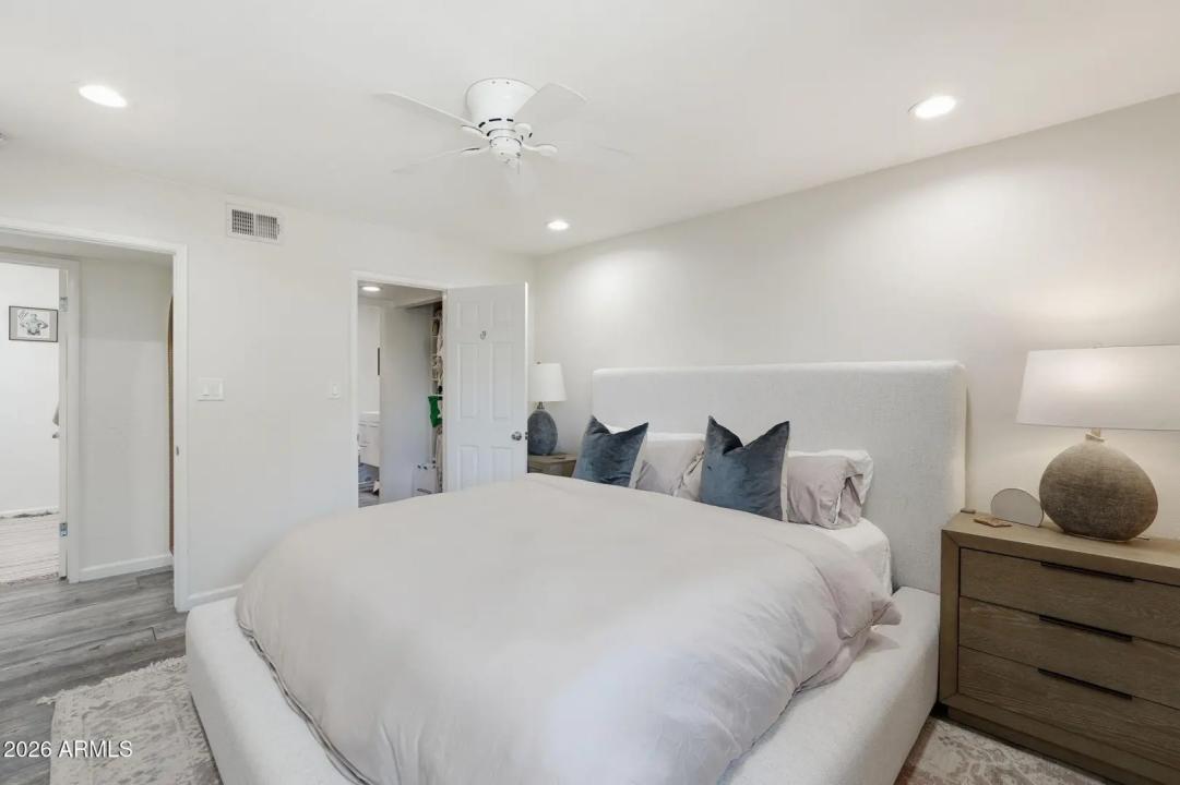 Real Estate Picture 13