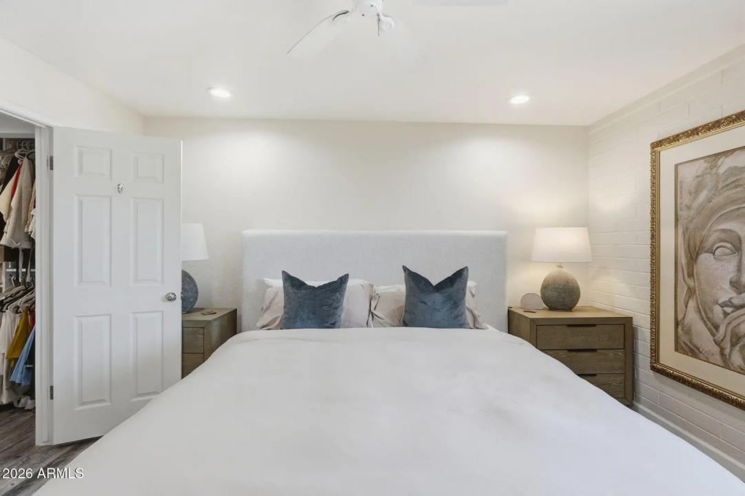 Real Estate Picture 14